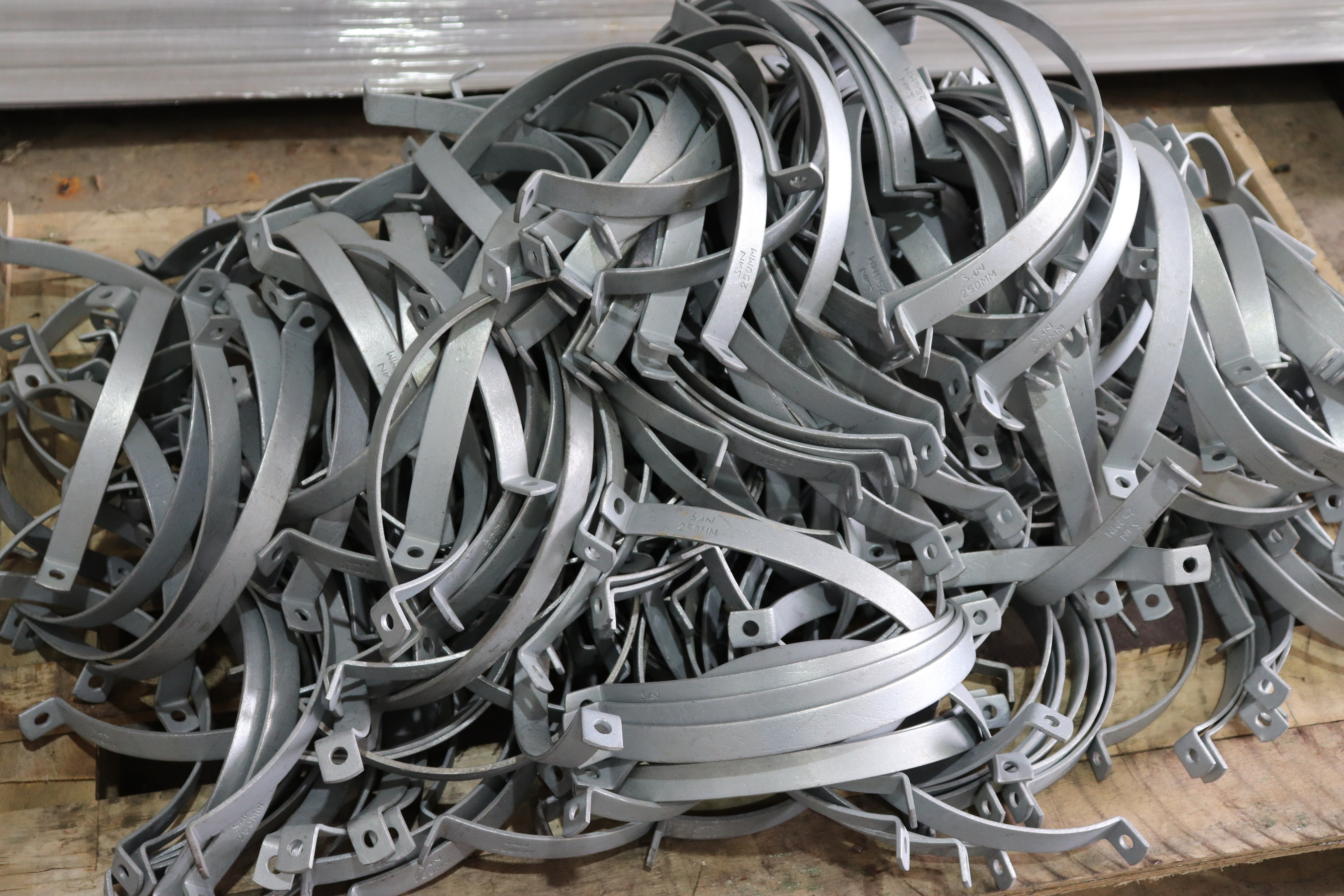 Pipe clamps gallery image 3
