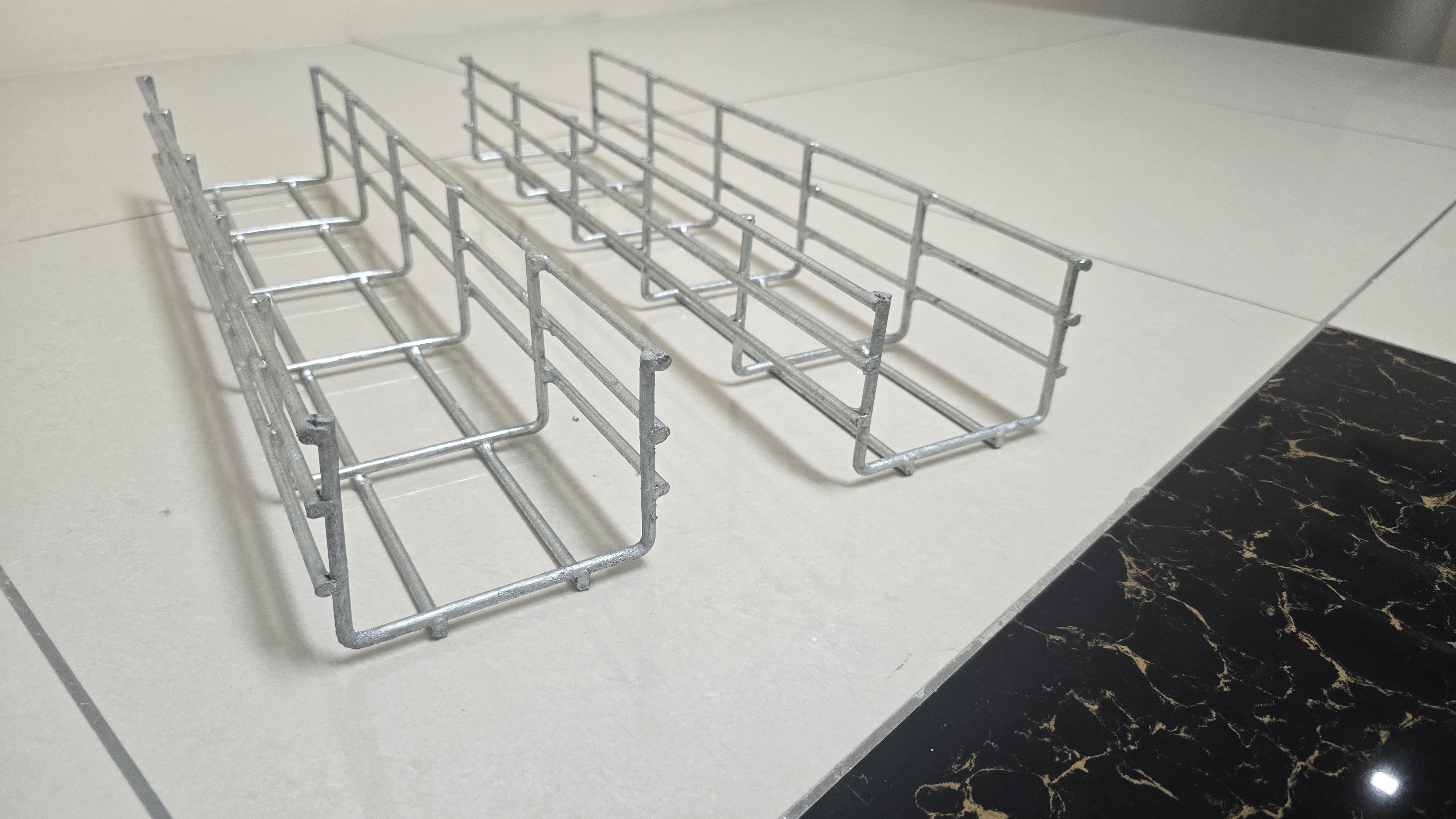Wire mesh basket tray gallery image 19